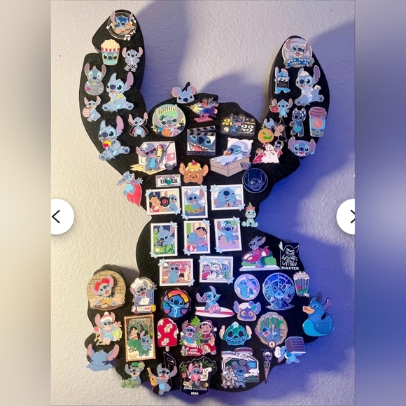 "DISNEY PINS" Your favorites & Grails are here !! Join my live !! - Picture 1 of 16